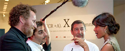 Aleu y dos de los hermanos Roca, con la actriz Freida Pinto, una de las invitadas a la cena El Somni