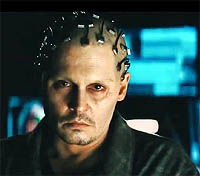 Johnny Depp, conectado a un ordenador