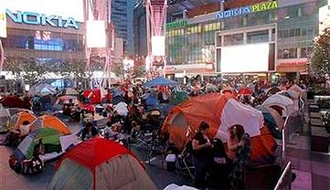 Visión general del camping ante el cine (Reuters) Visión general del camping ante el cine (Reuters)