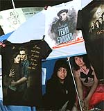 Gladys Magaña y Berla Madrid, en su tienda (AP) Gladys Magaña y Berla Madrid, en su tienda (AP)