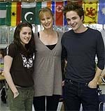 Melissa Rosenberg con Kristen Stewart y Robert Pattinson
